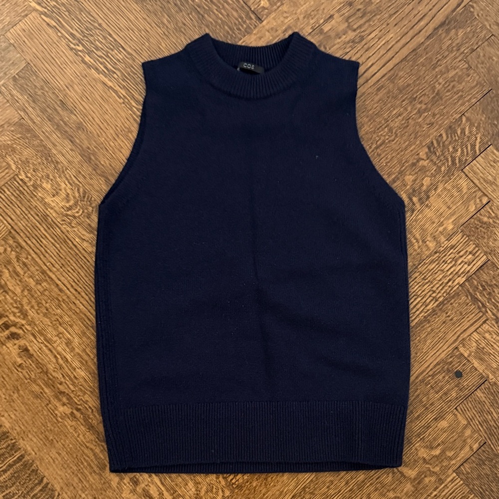 COS cashmere women’s  Navy Sleeveless Sweater vest